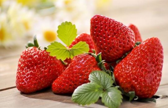 Cara Membuat Masker Strawberi Untuk Memutihkan Wajah