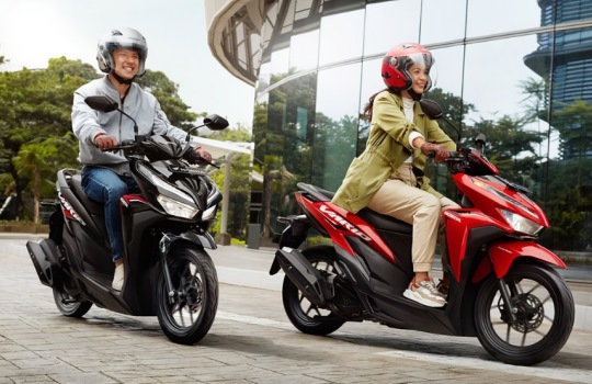 Aman dan Tertib Berkendara dengan Vario 160